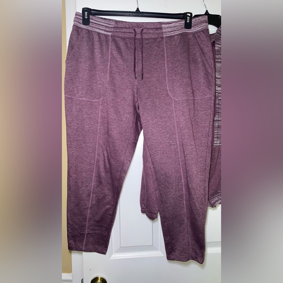 Women’s St. John’s Bay Active 2 Piece Sweatpants Set - Picture 4 of 9